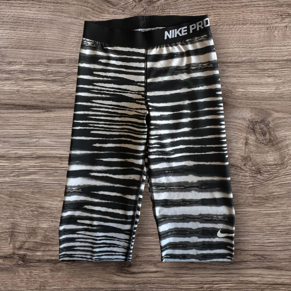 Nike Pro Capri Leggings Women's Zebra Stripped DRI Fit Athletic Pants  Sz: S